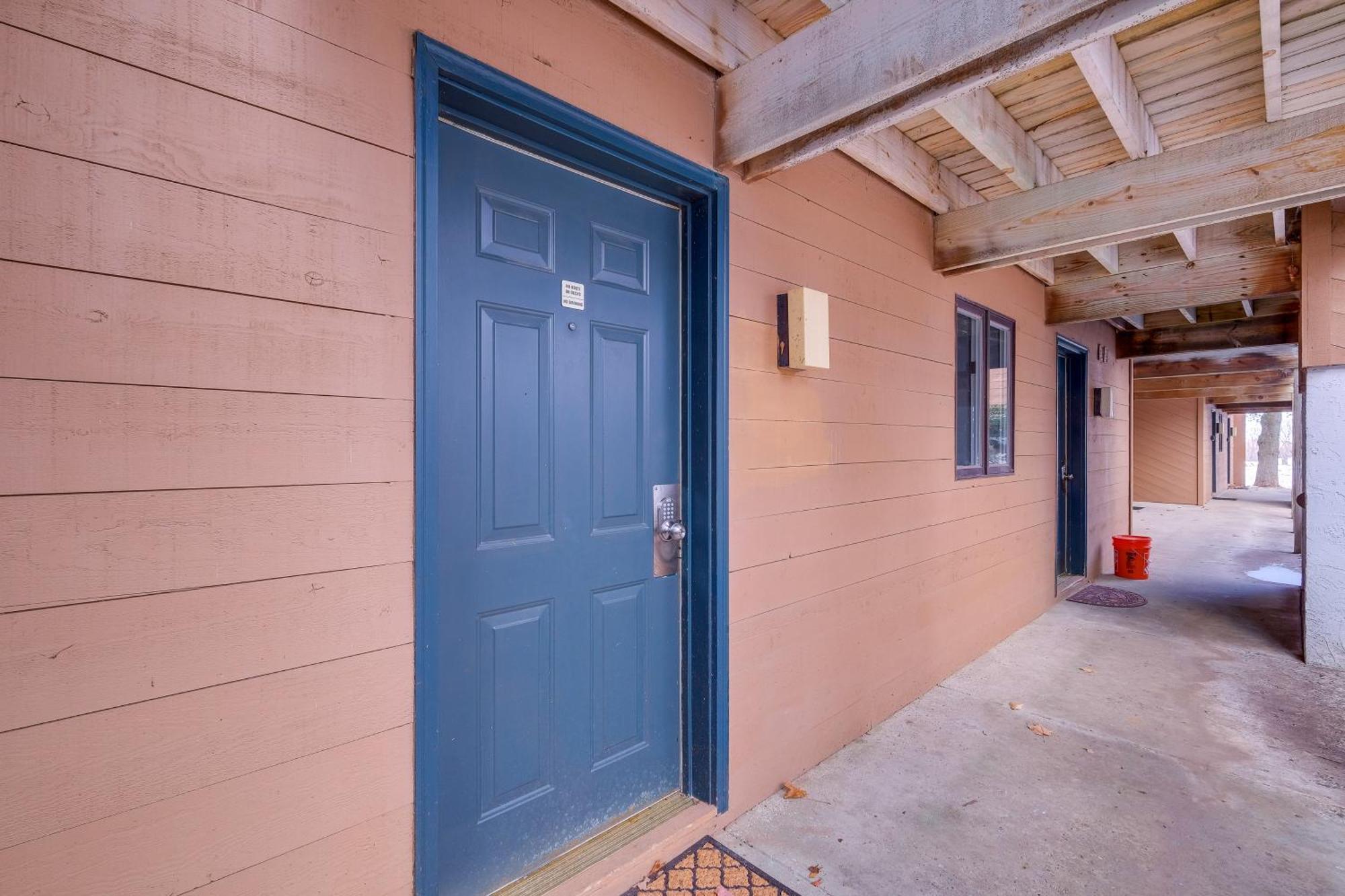 Bellaire Condo - Walk To Shanty Creek Resort! Exterior photo